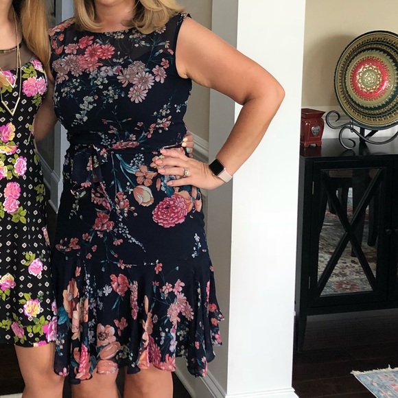 Dress - Picture 5 of 5